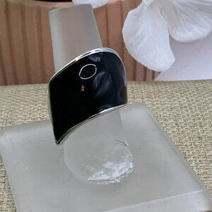 Lia Sophia "Askew" Black Enamel Swish Silver Tone Ring Size 6 1/2